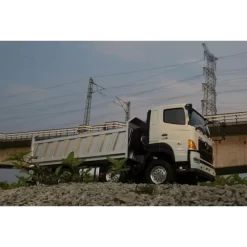 Lesu Hino 700 8x8 Kipper Hydraulisch -Speelgoedwinkel Voor Vrachtwagens 241011 12 800x800w.jpg