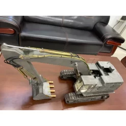 CAT C374F Graafmachine Metaal Met Hydrauliek Kit (1/14) -Speelgoedwinkel Voor Vrachtwagens LES BA B0001 lesu cat excavator rc 1 14 hydraulic 15 800x800w.jpg