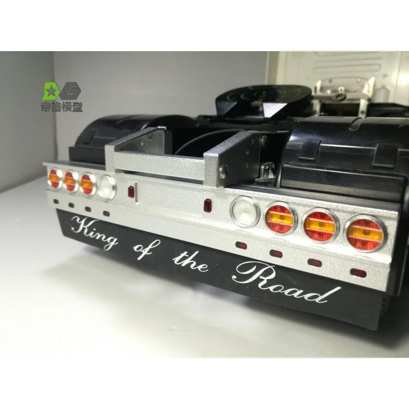 WTE Achter Bumper Met 3 Kamer Achterlichten (1/14) 1 WTE Achter Bumper Met 3 Kamer Achterlichten (1/14)