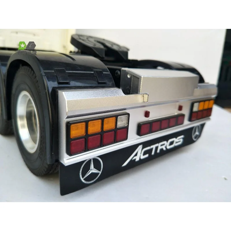 WTE Deense Achter Bumper Met Vierkante Lichten (1/14) 1 WTE Deense Achter Bumper Met Vierkante Lichten (1/14)